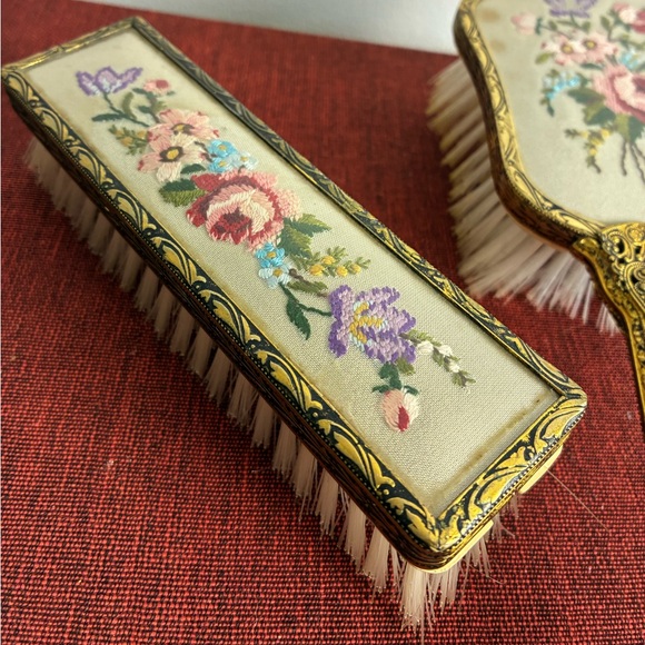 Vintage Delina Vanity Brush Set Needlepoint Floral Hair Brush & Clothing Brush - Picture 4 of 8
